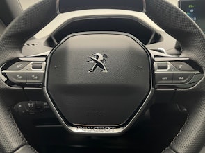 Vehicle image PEUGEOT 3008 1.6 Plug-in Hybrid4 GT