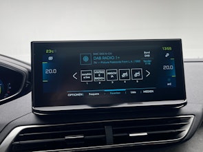 Vehicle image PEUGEOT 3008 1.6 Plug-in Hybrid4 GT