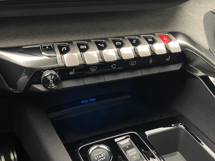 Vehicle image PEUGEOT 3008