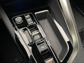 Vehicle image PEUGEOT 3008 1.6 Plug-in Hybrid4 GT