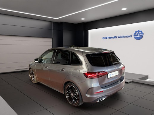 MERCEDES-BENZ B 250 AMG Line 4matic 3