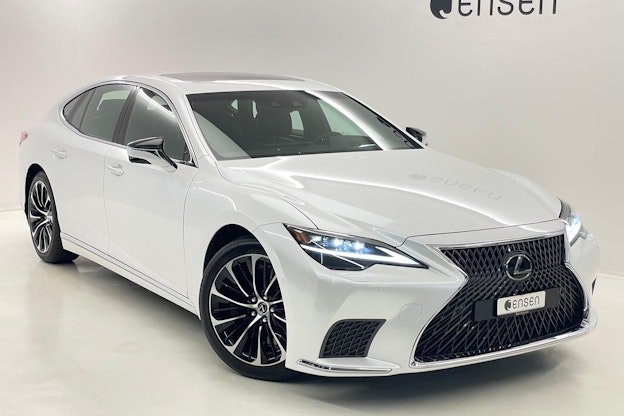 First vehicle image First vehicle image