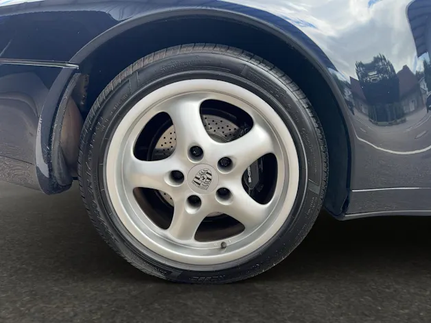 Porsche 911 (Typ 993) Carrera Cabriolet