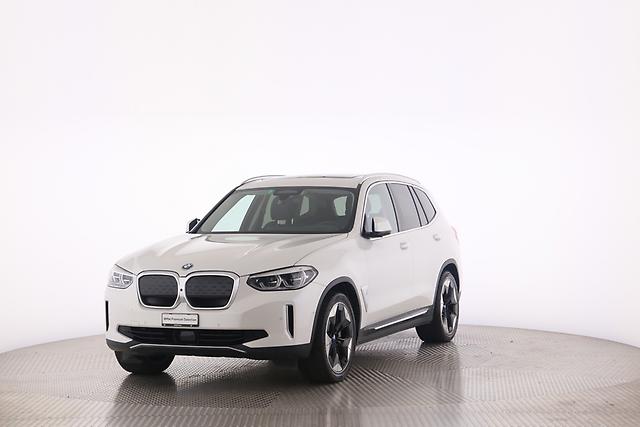 BMW iX3 E-Motor: Jetzt Probefahrt buchen!