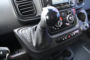 Vehicle image CITROEN Jumper Kaw. 35 L2H2 2.2 BlueHDi 140 S/S