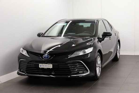 First vehicle image