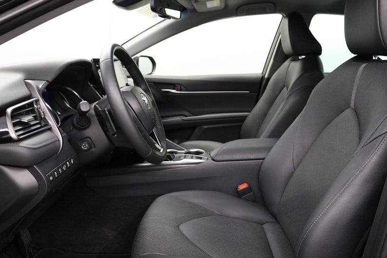 Vehicle image TOYOTA CAMRY