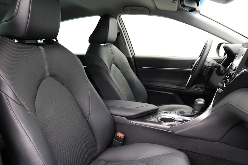 Vehicle image TOYOTA CAMRY