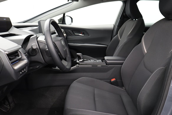 TOYOTA Prius 2.0 Plug-In-Hybrid Style 2