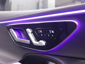 Vehicle image MERCEDES-BENZ E 220 d AMG Line 4matic