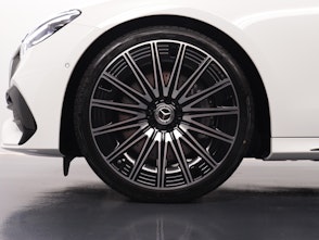 Vehicle image MERCEDES-BENZ E 220 d AMG Line 4matic