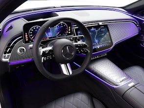 Vehicle image MERCEDES-BENZ E 220 d AMG Line 4matic
