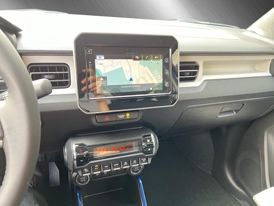 Vehicle image 11