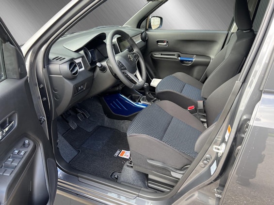 Vehicle image 8