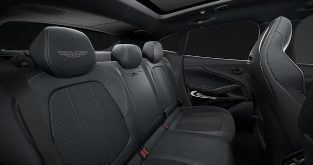 Aston Martin DBX 707 4.0 V8 Bi-Turbo