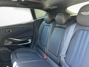 https://vehicle.imgix.net/3618704/8a46dadc-bc1d-4c98-bc7c-58348d05fca1.jpg