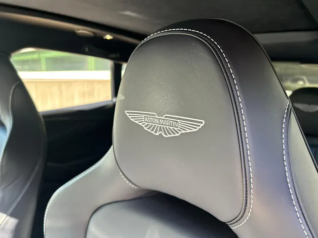 ASTON MARTIN DBX 707 4.0 V8 Bi-Turbo