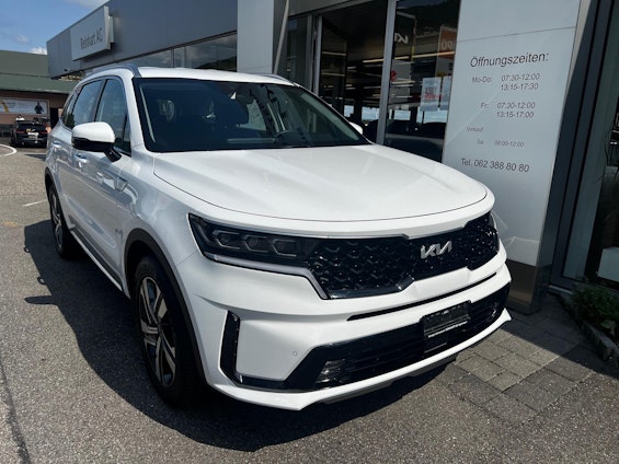 First vehicle image