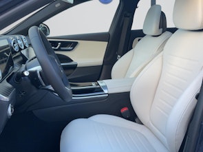 Vehicle image MERCEDES-BENZ C 300 de 4MATIC T-Modell AMG Line