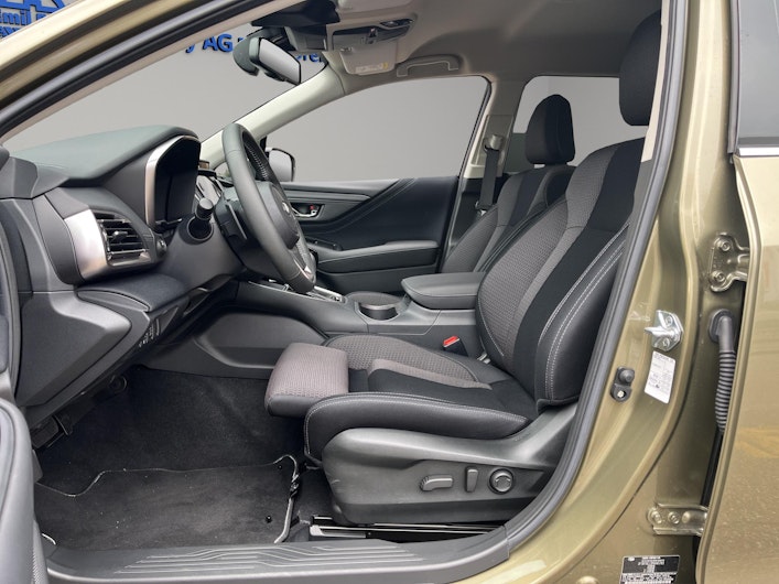 Vehicle image SUBARU OUTBACK