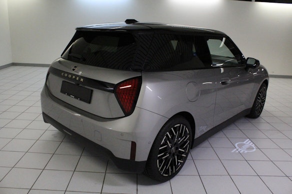 MINI Mini J01 Cooper E 2