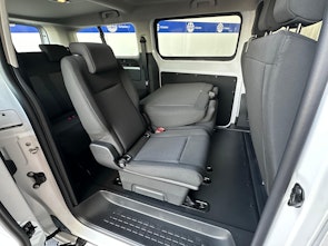 Vehicle image OPEL Vivaro Kombi XL 2.0 D 177 S/S