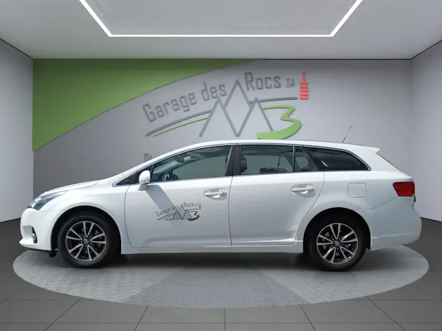 Toyota Avensis Wagon 2.0 D-4D Luna