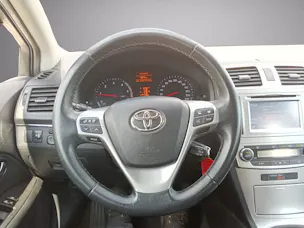 Toyota Avensis Wagon 2.0 D-4D Luna