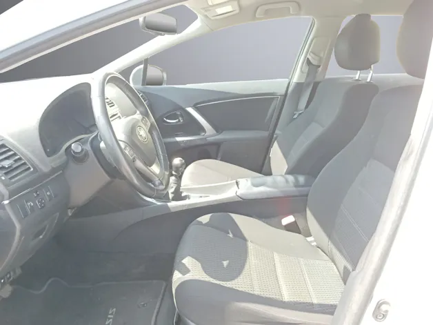 Toyota Avensis Wagon 2.0 D-4D Luna
