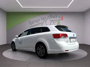 Toyota Avensis Wagon 2.0 D-4D Luna