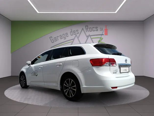 Toyota Avensis Wagon 2.0 D-4D Luna