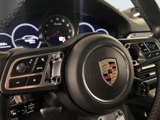 PORSCHE Cayenne Turbo Coupé