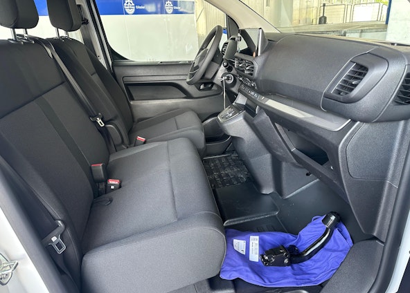 Vehicle image 3 Vehicle image 3