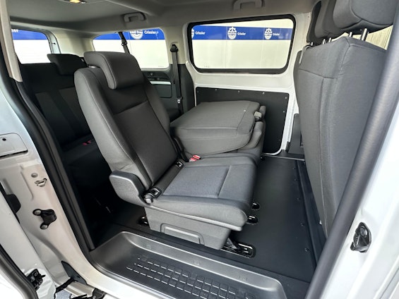 Vehicle image 6 Vehicle image 6