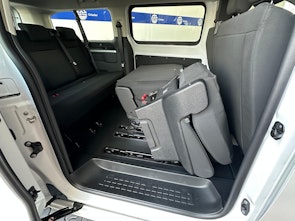 Vehicle image OPEL Vivaro Kombi XL 2.0 D 177 S/S