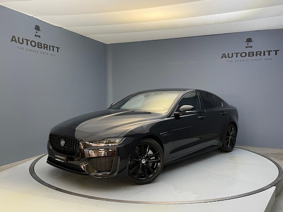 First vehicle image