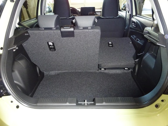 Vehicle image 18