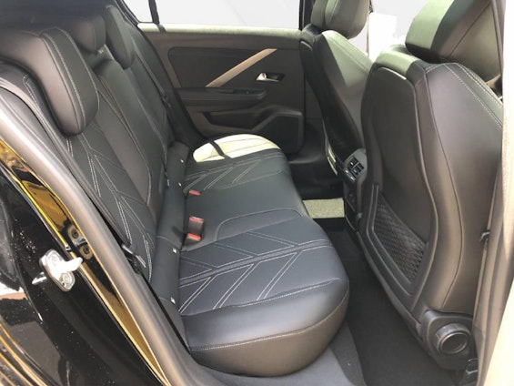 Vehicle image 7 Vehicle image 7