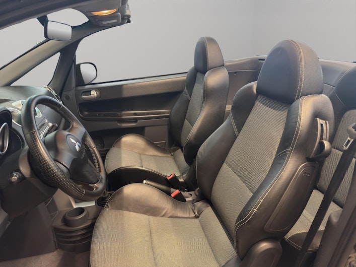 Vehicle image MITSUBISHI COLT