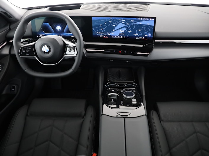 Vehicle image BMW 5 SERIES