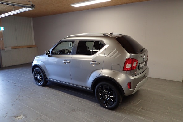 Vehicle image 30