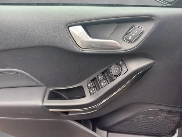 FORD Fiesta 1.0 EcoB Hybrid ST-Line X