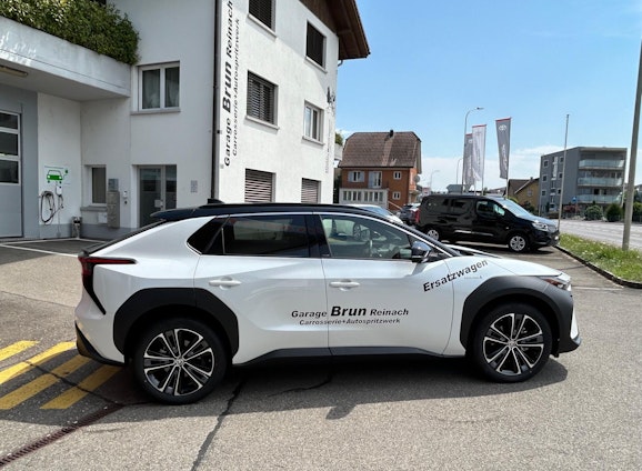 Vehicle image 3 Vehicle image 3