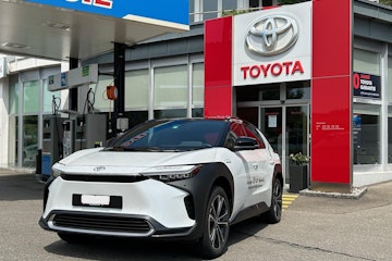 Vehicle image TOYOTA BZ4X 0 Vehicle image TOYOTA BZ4X 0