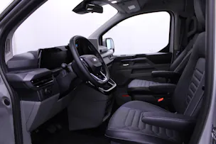 Ford Tourneo C Bus 320 L1 2.0 EcoBlue 170 Titanium
