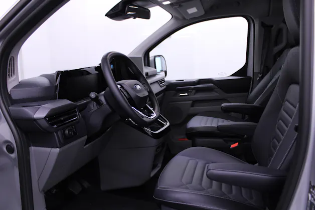 Ford Tourneo C Bus 320 L1 2.0 EcoBlue 170 Titanium