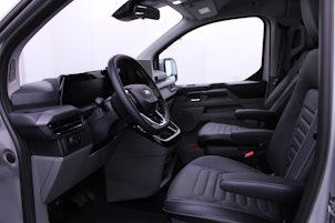 Vehicle image FORD Tourneo C Bus 320 L1 2.0 EcoBlue 170 Titanium