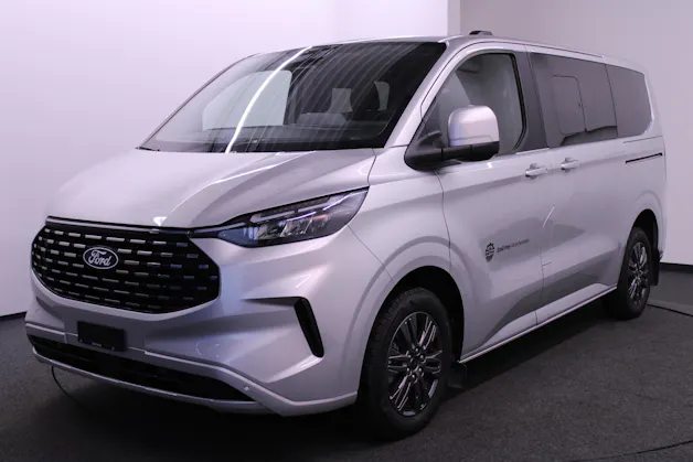 Ford Tourneo C Bus 320 L1 2.0 EcoBlue 170 Titanium