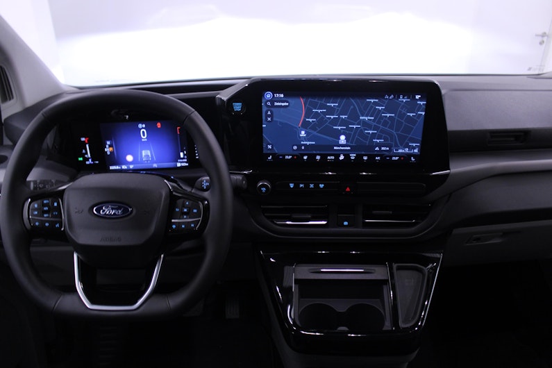 Vehicle image FORD TOURNEO