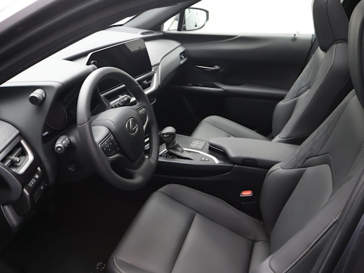 LEXUS UX 250h F-Line 2